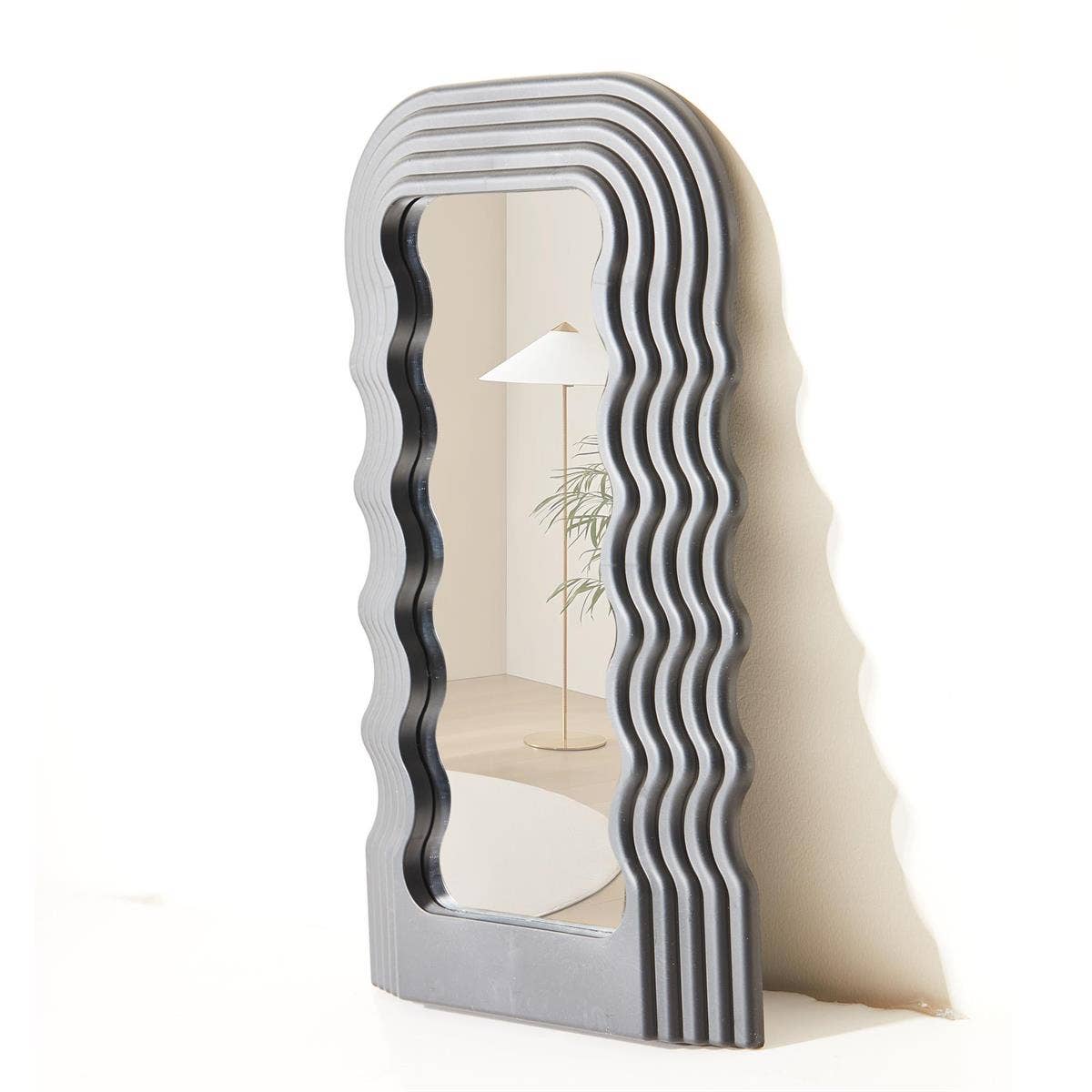 Wavy Mirror