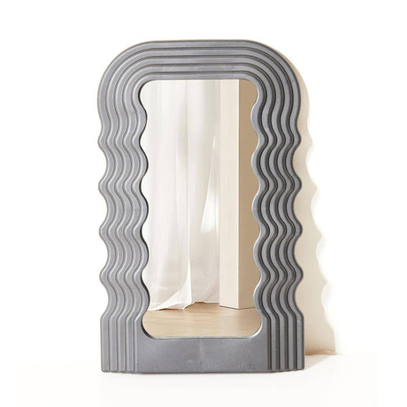 Wavy Mirror