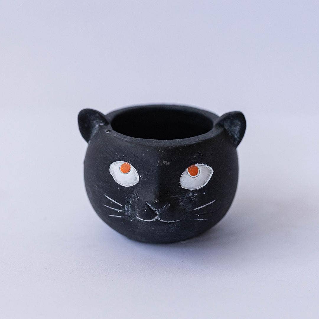 Cement Cat, Flower pot