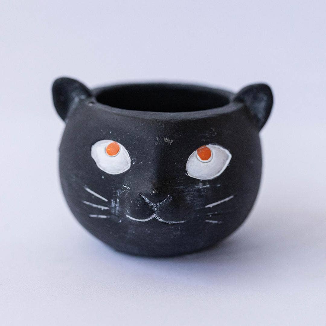 Cement Cat, Flower pot