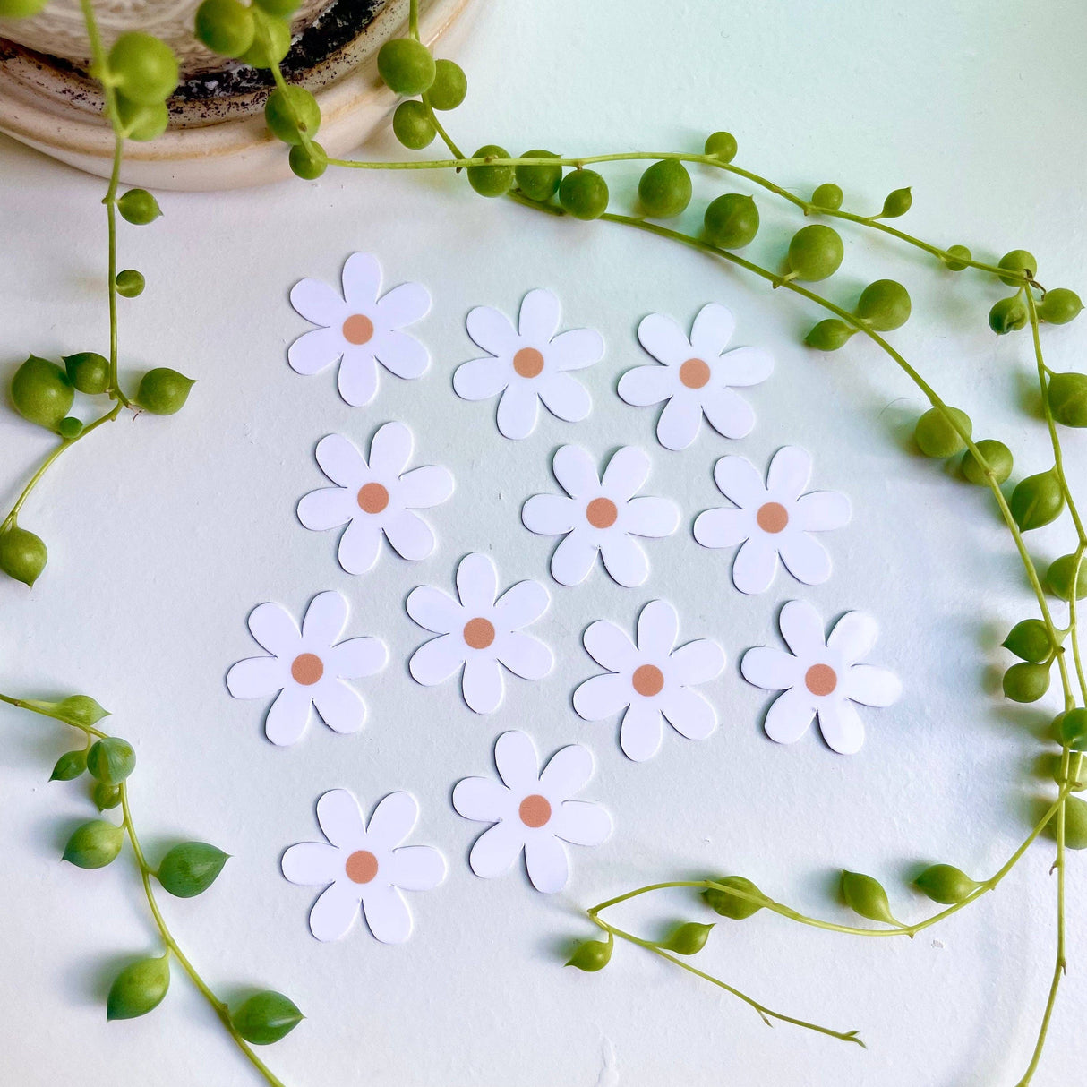 10 Mini White Daisy Stickers