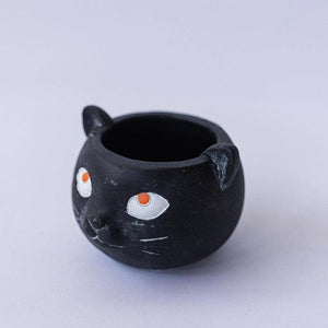 Cement Cat, Flower pot